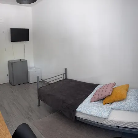 Noclegowe 지라르도프